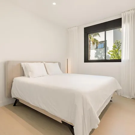 Apartamento Designer 2-bed With Garden Camarate Hills Rdr577